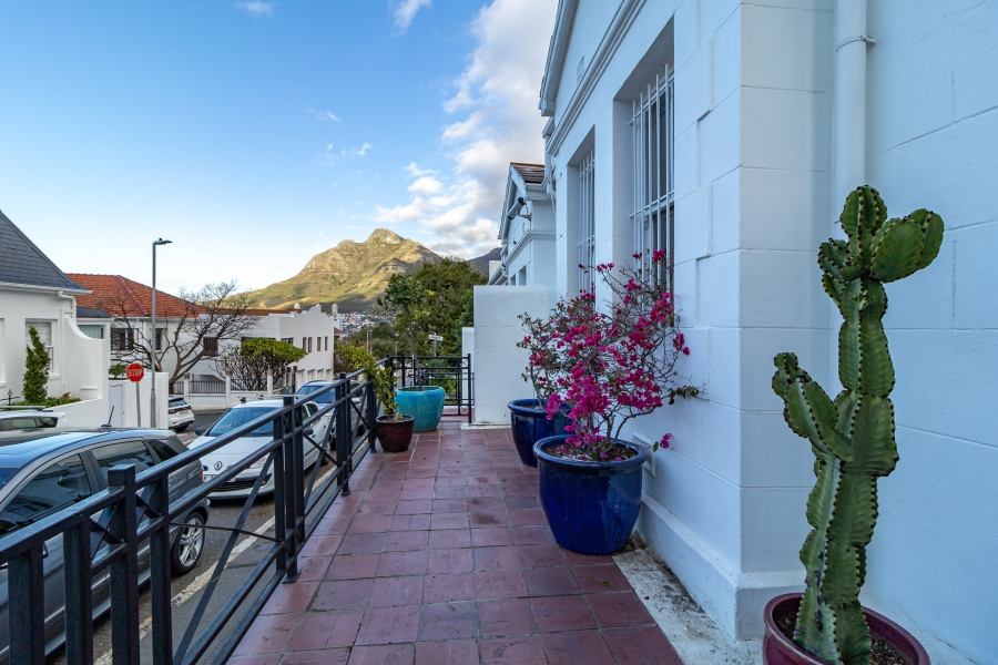 2 Bedroom Property for Sale in Tamboerskloof Western Cape